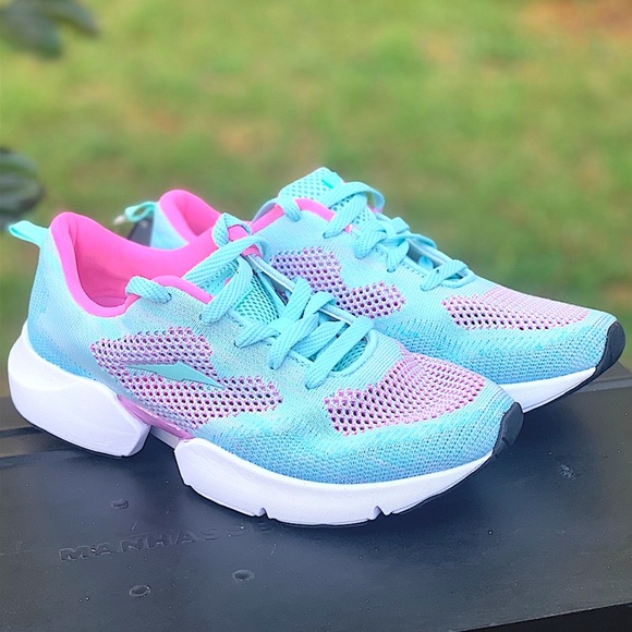 Avia Segmented Bottom Women’s Lightweight Sneakers - Picture 3 of 16